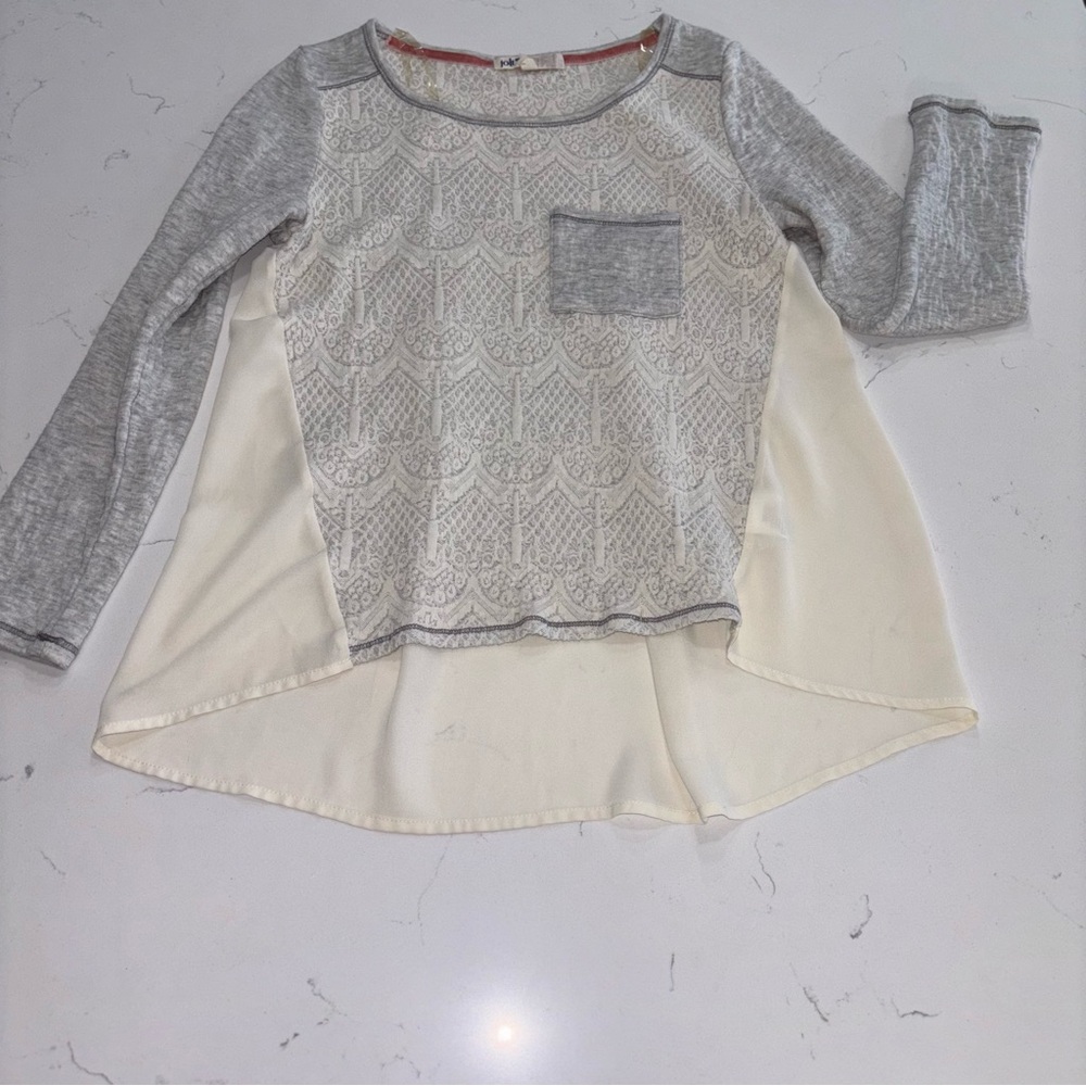 Women's Chic Gray and Cream Adorable flowy Top - Size Small